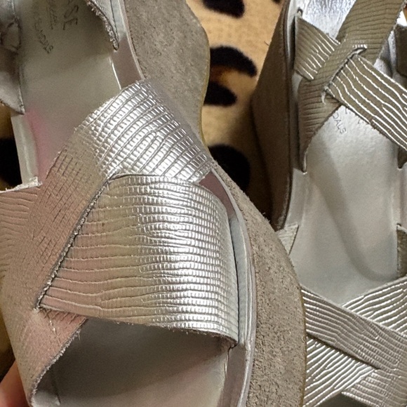 Elegant Silver Platform Sandals. Size 8 Kork ease - Picture 3 of 9